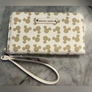 NWT! Super CUTE Disney Mickey Mouse Wallet/Wristlet! Cream/Tan!